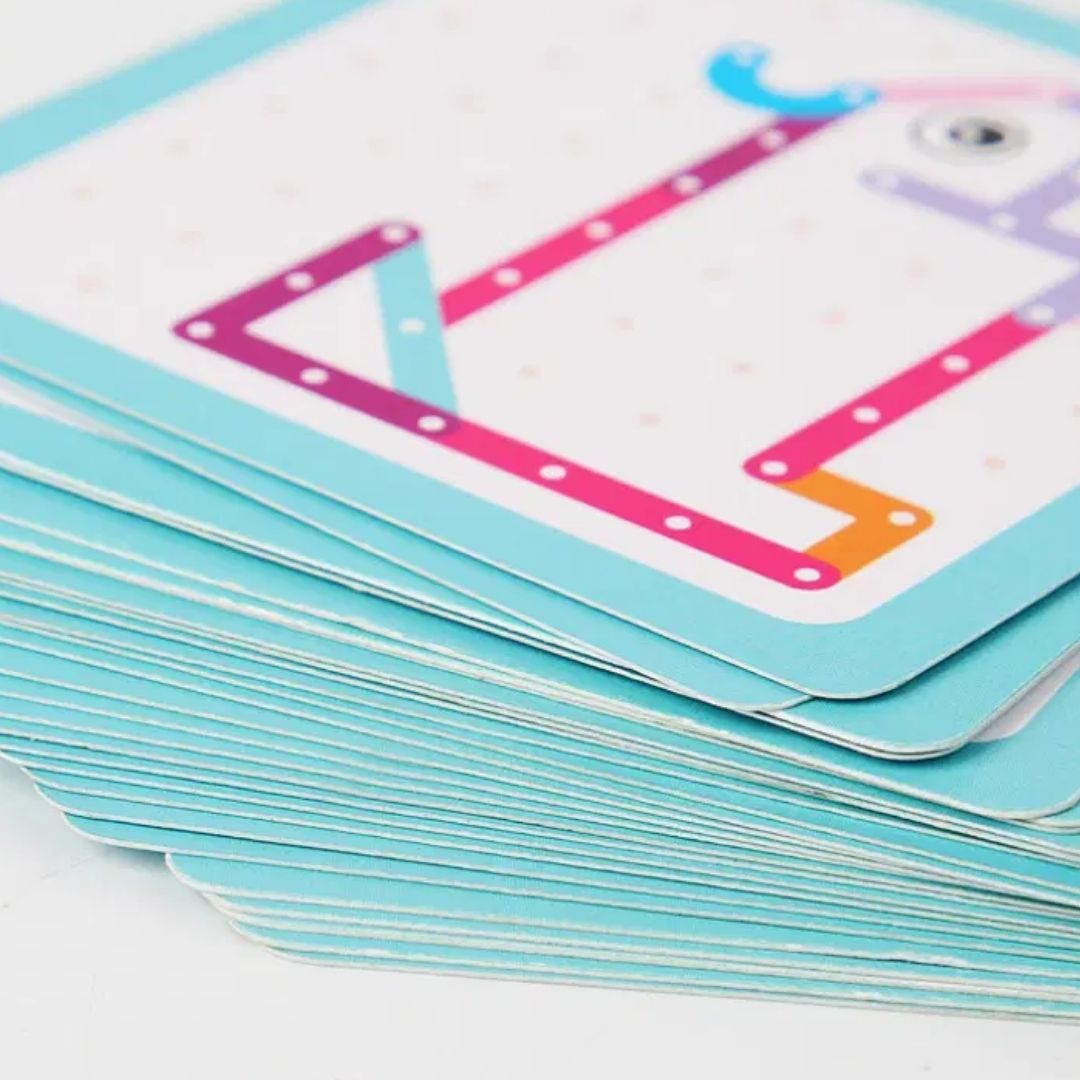 مجموعة بناء الحروف والأرقام مع بطاقات النماذج: لعبة تركيب ألوان وأشكال تعليمية للأطفال